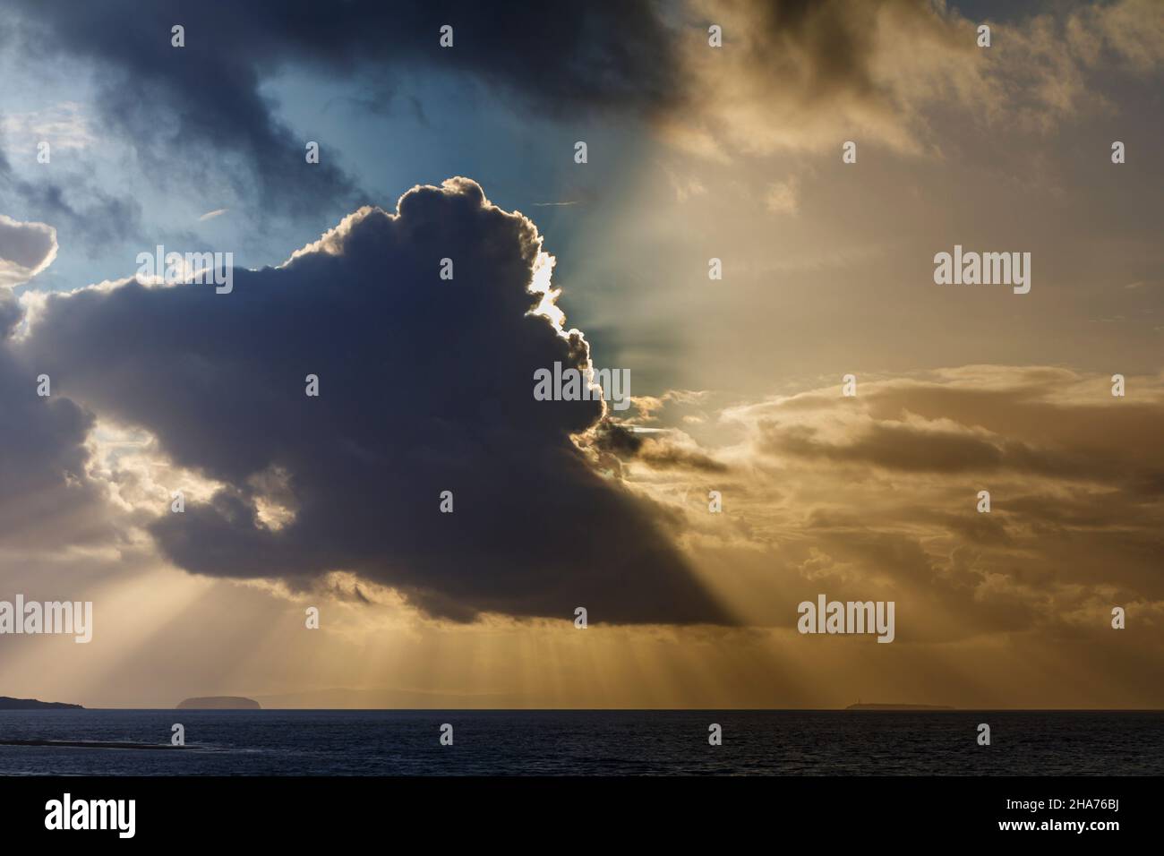 Currupted Rays Crepuscular rays break through hi-res stock photography and images - Alamy