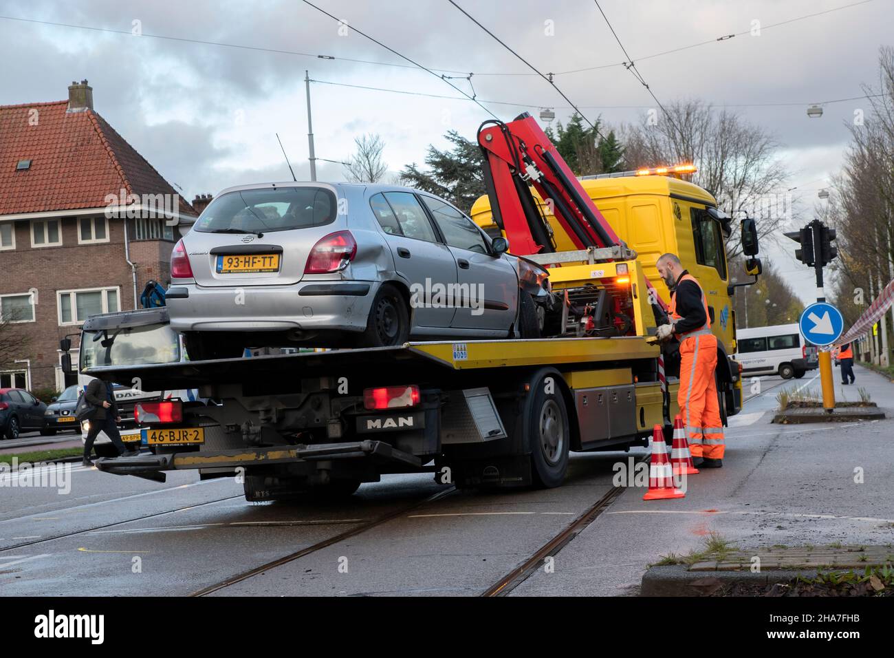 Car Accident tow truck towing the cars away Stock Photo - Alamy