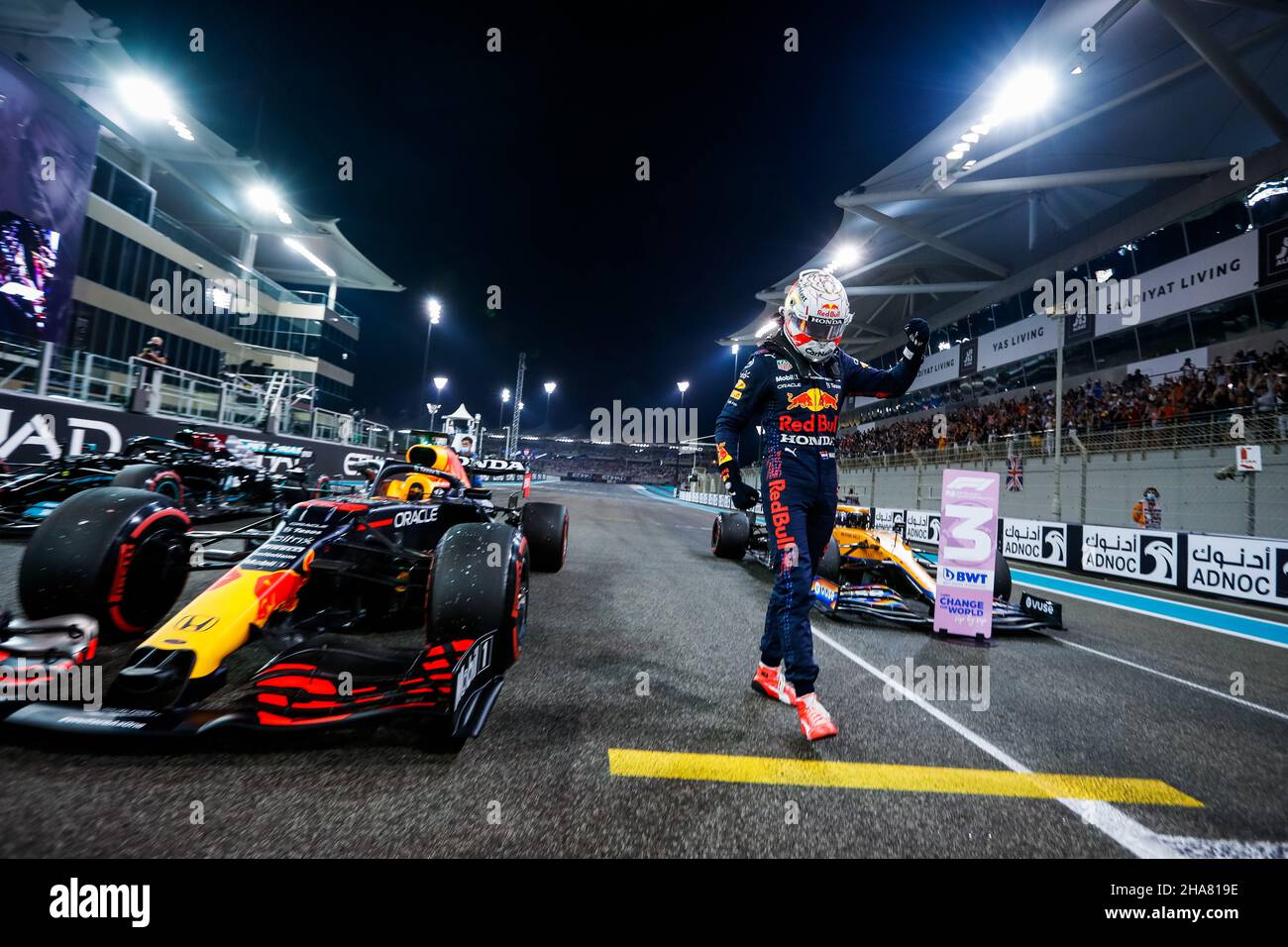 VERSTAPPEN Max (ned), Red Bull Racing Honda RB16B, portrait pole position  during the Formula 1 Etihad Airways Abu Dhabi Grand Prix 2021, 22th round  of the 2021 FIA Formula One World Championship