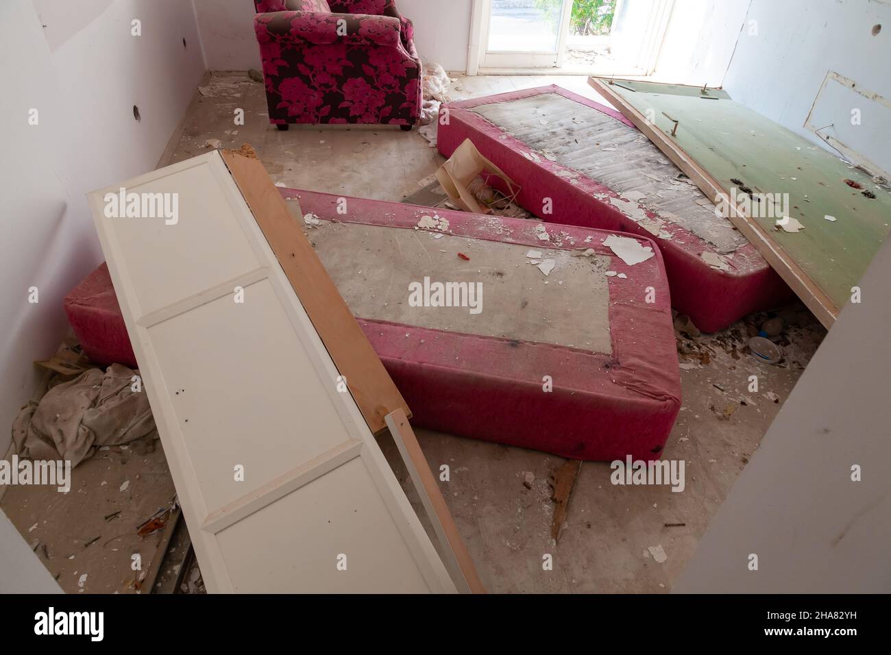 Hotel rooms damage hires stock photography and images Alamy