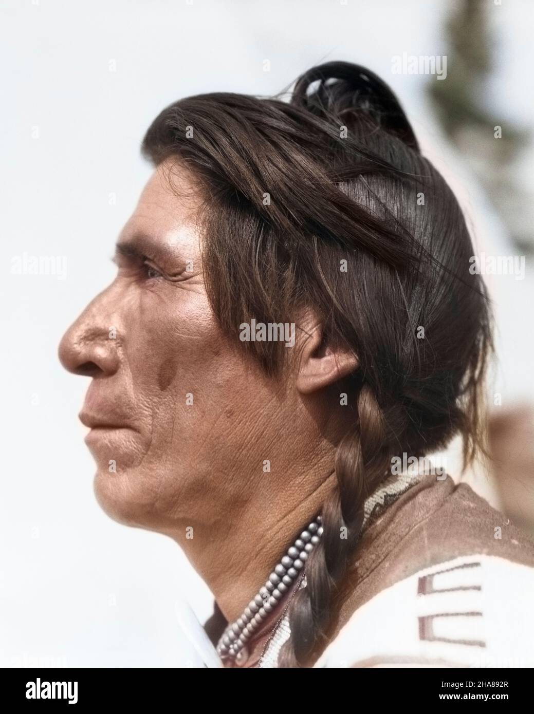 1920s PROFILE PORTRAIT OF CHIEF SITTING EAGLE NATIVE AMERICAN INDIAN MAN OF STONEY SIOUX TRIBE NEAR 1920s PROFILE PORTRAIT OF CHIEF SITTING EAGLE NATIVE AMERICAN INDIAN MAN OF STONEY SIOUX TRIBE NEAR