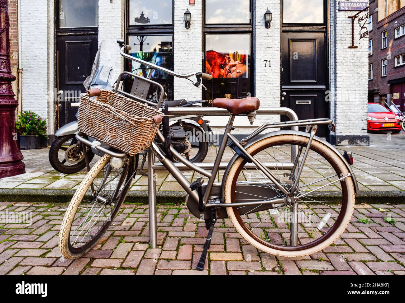 Amsterdam bike basket hi-res stock photography and images - Alamy