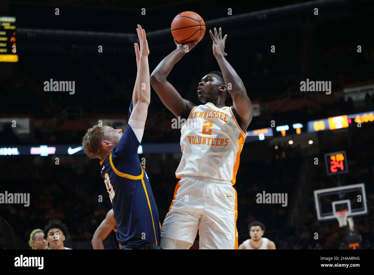 December 11, 2021: Brandon Huntley-Hatfield #2 of the Tennessee Volunteers shoots the ball over Bas Leyte #33 of the UNC-Greensboro Spartans during the NCAA basketball game between the University of Tennessee Volunteers and the University of North Carolina at Greensboro Spartans at Thompson-Boling Arena in Knoxville TN Tim Gangloff/CSM Stock Photo