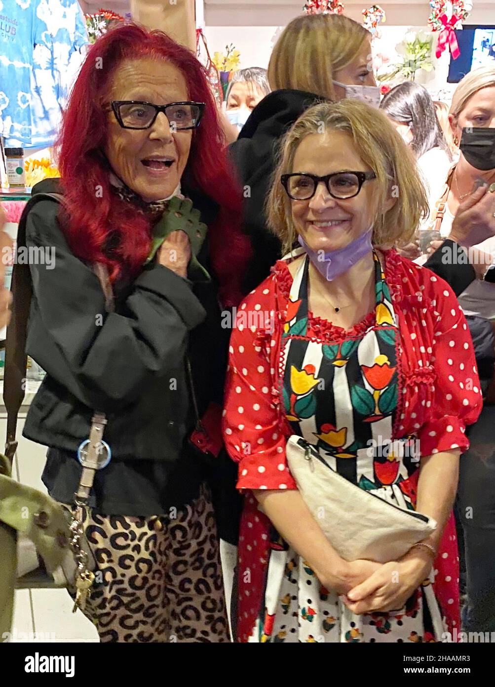 Patricia Field visited Amy Sedaris who was selling "made by us" gifts(02)