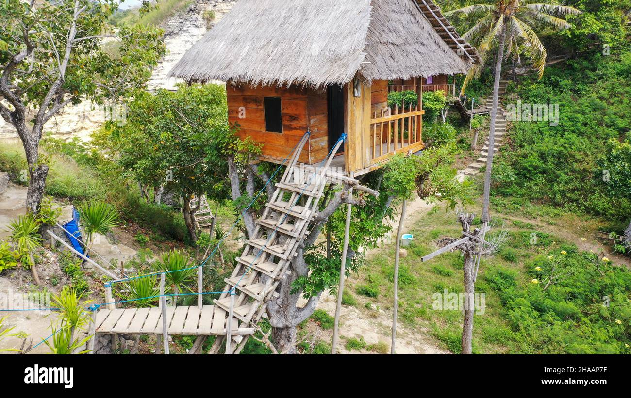 Rumah Pohon Treehouse on Nusa Penida Island in Bali. Overlooking Diamond Beach Stock Photo