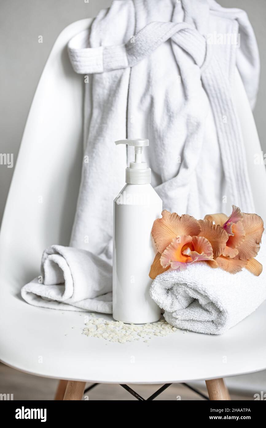 Composition spa accessories flowers hi-res stock photography and images ...