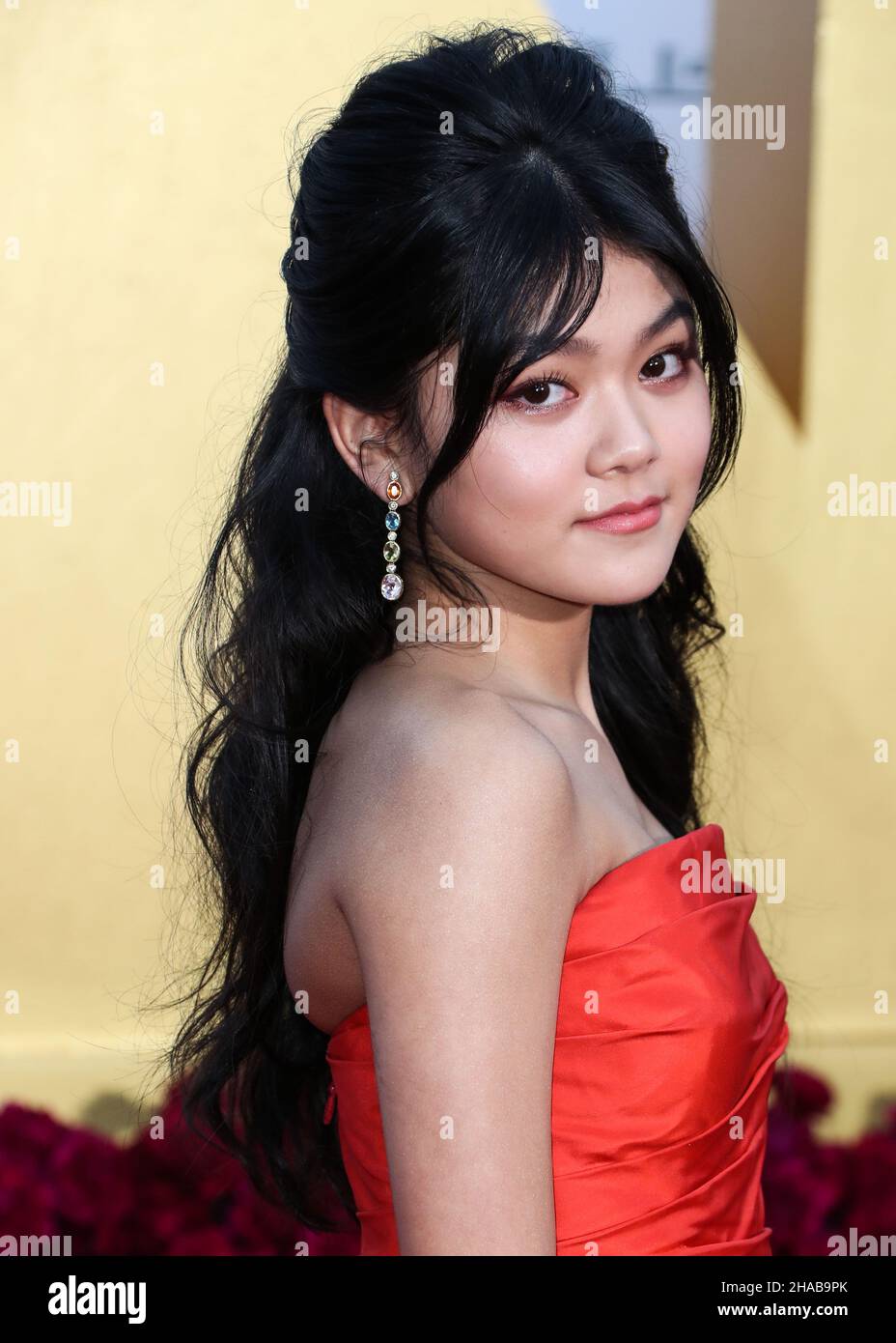 BEVERLY HILLS, LOS ANGELES, CALIFORNIA, USA - DECEMBER 11: Japanese-Canadian actress Momona Tamada arrives at the 19th Annual Unforgettable Gala Asian American Awards held at The Beverly Hilton Hotel on December 11, 2021 in Beverly Hills, Los Angeles, California, United States. (Photo by Xavier Collin/Image Press Agency) Stock Photo