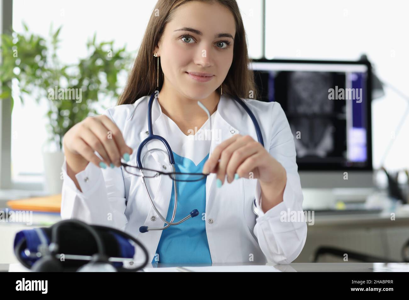 Young woman hospital gown hi-res stock photography and images - Alamy