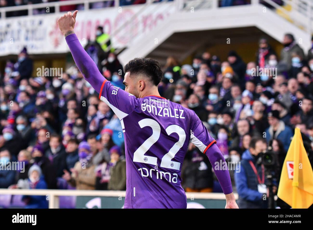 Florence, Italy. 19th Feb, 2023. Nicolas Gonzalez (ACF Fiorentina) during ACF  Fiorentina vs Empoli FC, italian soccer Serie A match in Florence, Italy,  February 19 2023 Credit: Independent Photo Agency/Alamy Live News