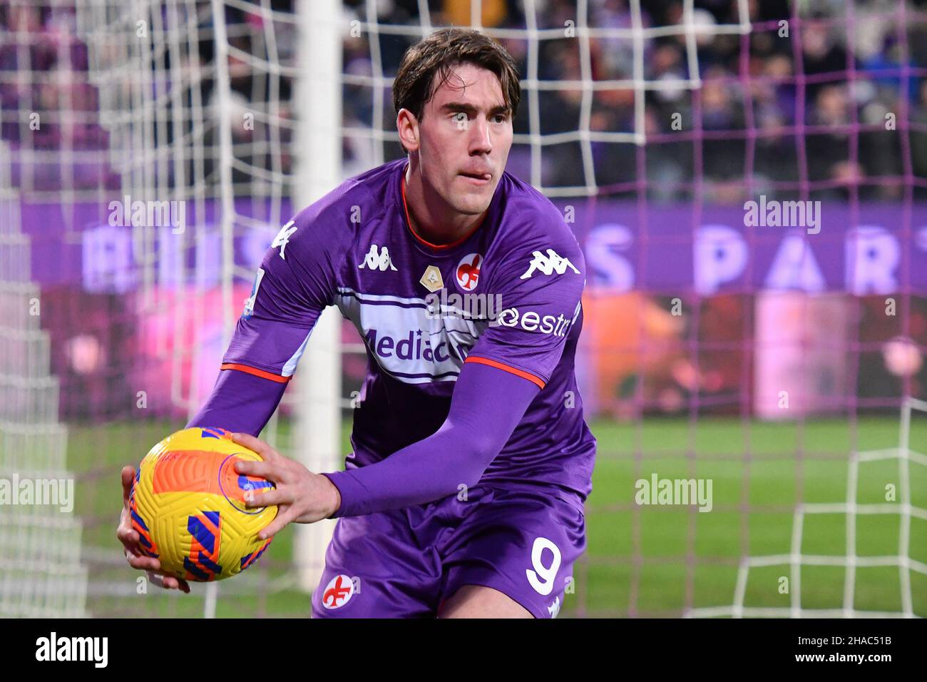 Florence, Italy. 19th Feb, 2023. Nicolas Gonzalez (ACF Fiorentina) during ACF  Fiorentina vs Empoli FC, italian soccer Serie A match in Florence, Italy,  February 19 2023 Credit: Independent Photo Agency/Alamy Live News