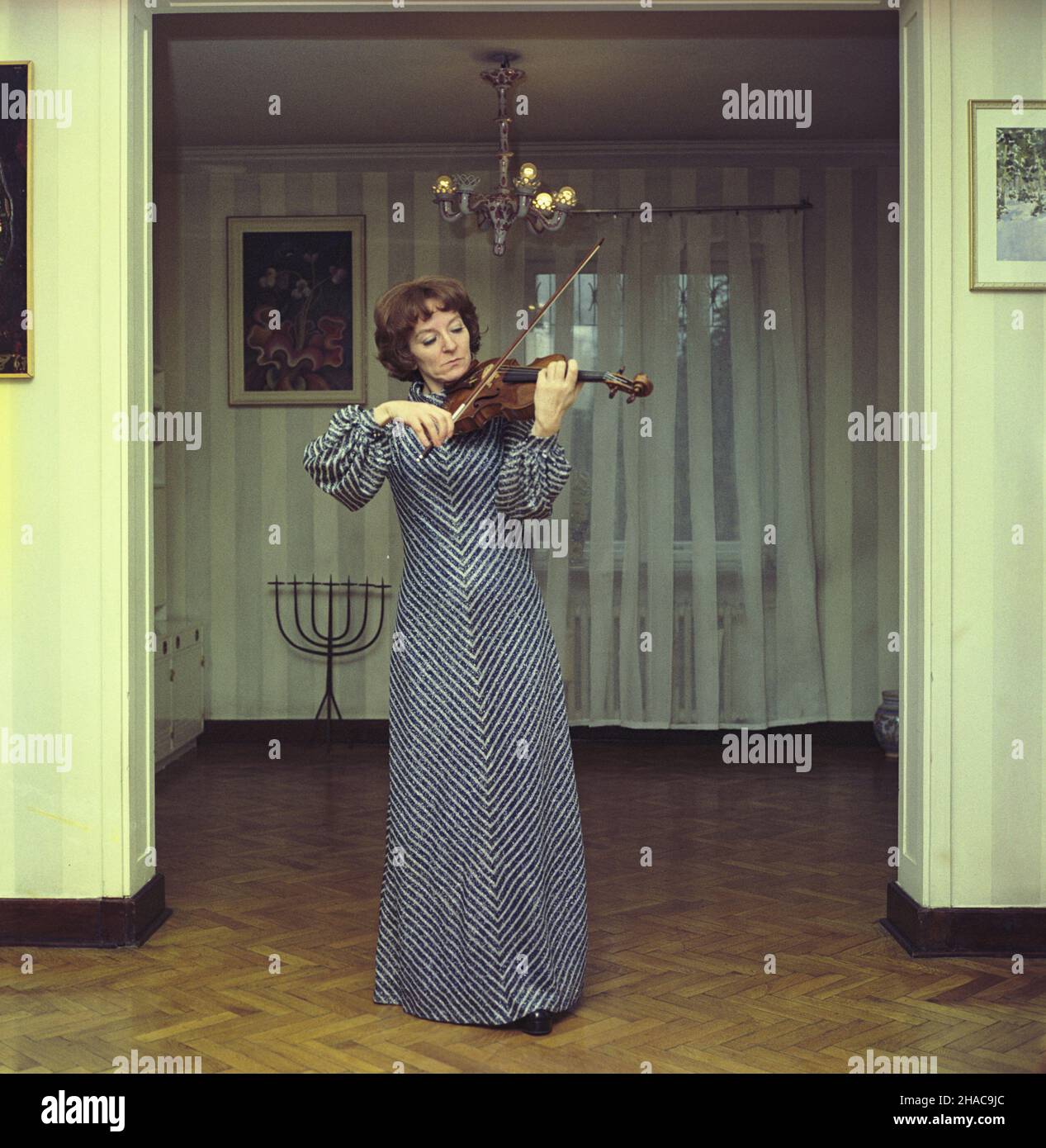 Wanda wilkomirska hi-res stock photography and images - Alamy