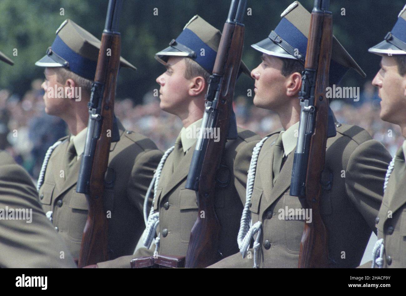 Warszawa 22.07.1983. Narodowe Œwiêto Odrodzenia Polski (Œwiêto 22 Lipca). Nz. kompania reprezentacyjna Wojska Polskiego. wb  PAP/Wojciech Kryñski         Warsaw, 22 July 1983. The Polish Army's Ceremonial Guard on Polish Resurrection Day (July 22).   wb  PAP/Wojciech Krynski Stock Photo