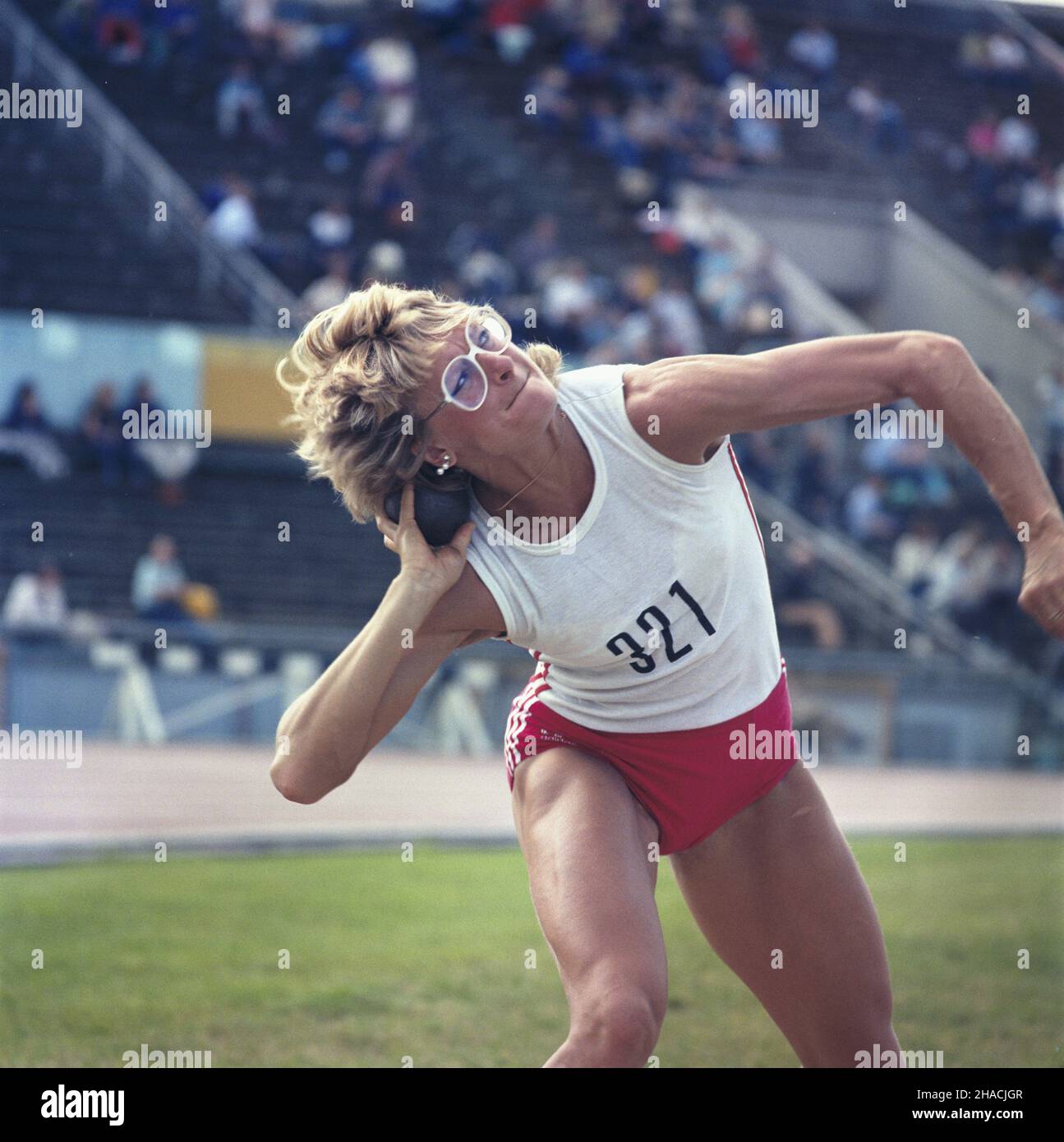 Warszawa 17.06.1986. 32 Miêdzynarodowy Memoria³ Janusza Kusociñskiego na stadionie klubu sportowego Skra Warszawa. Nz. wieloboistka Ma³gorzata Bo¿ena Guzowska-Nowak. msa  PAP/Leszek Fidusiewicz             Warsaw, 17 June 1986. The 32nd Janusz Kusocinski Memorial Track Events at the stadium of the Skra Warszawa sports club. Pictured: heptathlete Ma³gorzata Bozena Guzowska-Nowak.  msa  PAP/Leszek Fidusiewicz Stock Photo