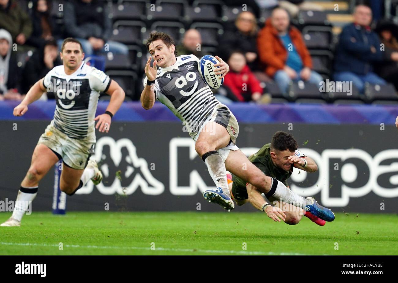 Luke morgan ospreys hi-res stock photography and images - Alamy