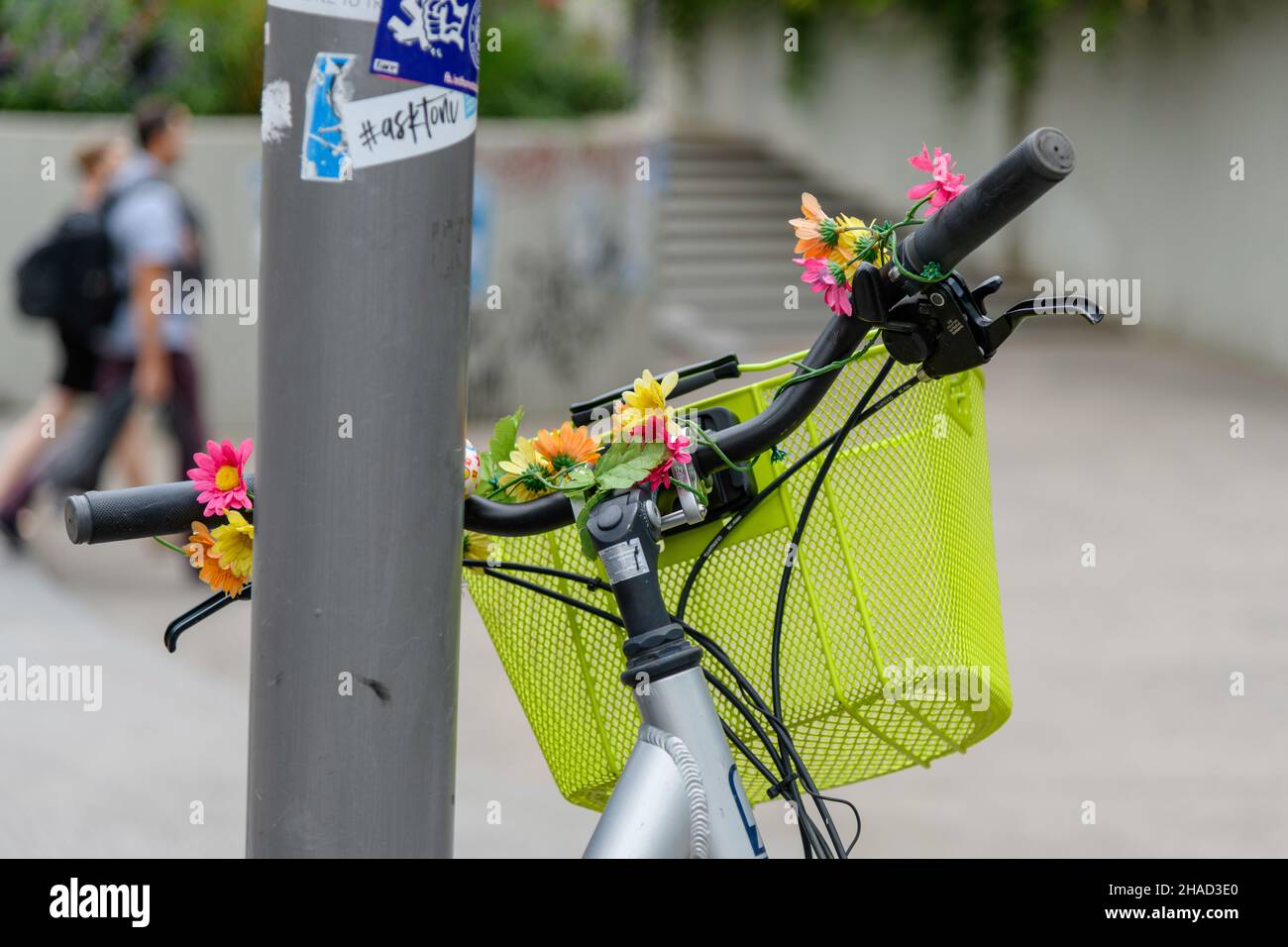 Old ladies bike with basket hi res stock photography and images