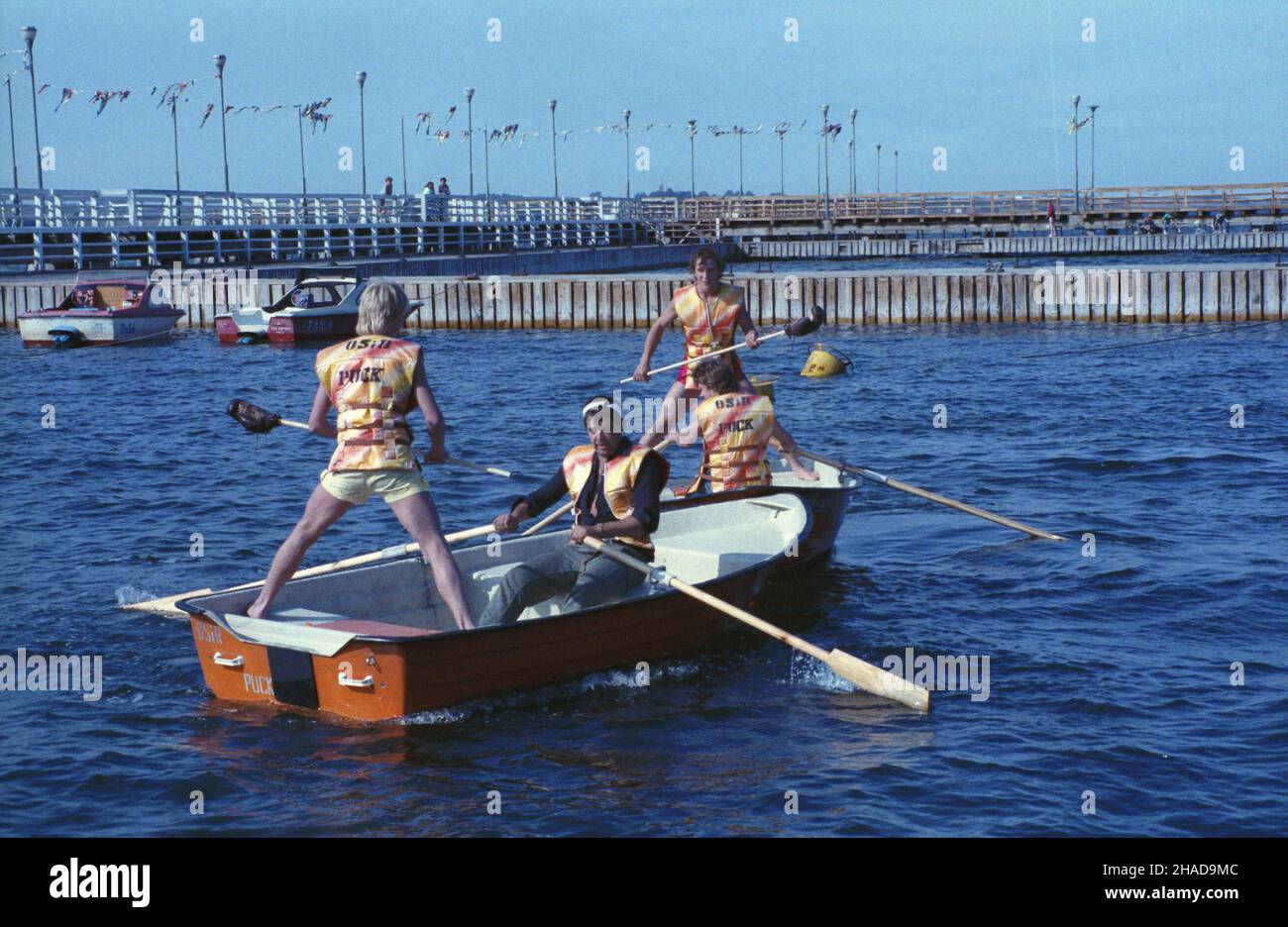 Puck 09.1989. Ogólnopolski Przegl¹d Aktywnoœci Turystycznej PAT Puck '89. ka  PAP/Jan Bogacz Ireneusz Sobieszczuk    Dok³adny dzieñ wydarzenia nieustalony.         Puck September 1989. The National Review of Tourist Activity PAT Puck '89.   ka  PAP/Jan Bogacz Ireneusz Sobieszczuk    Event day unknown Stock Photo