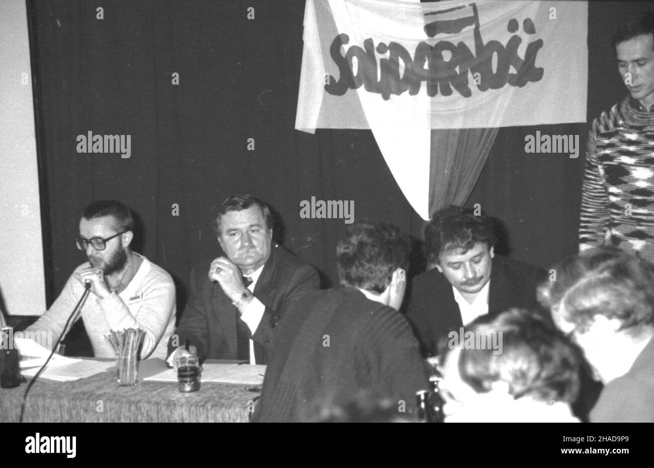 Gdañsk, 1989-10-06. Plenarne obrady KKW 'Solidarnoœæ'. Od lewej: Janusz Polubicki, Lech Wa³êsa i Lech Kaczyñski.  umr  PAP/Stefan Kraszewski Stock Photo