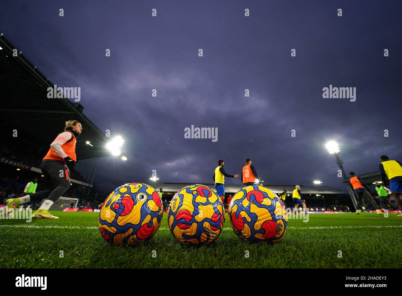 The Premier League Nike Flight winter ball before the Premier League match  at Selhurst Park, London. Picture date: Sunday December 12, 2021 Stock  Photo - Alamy