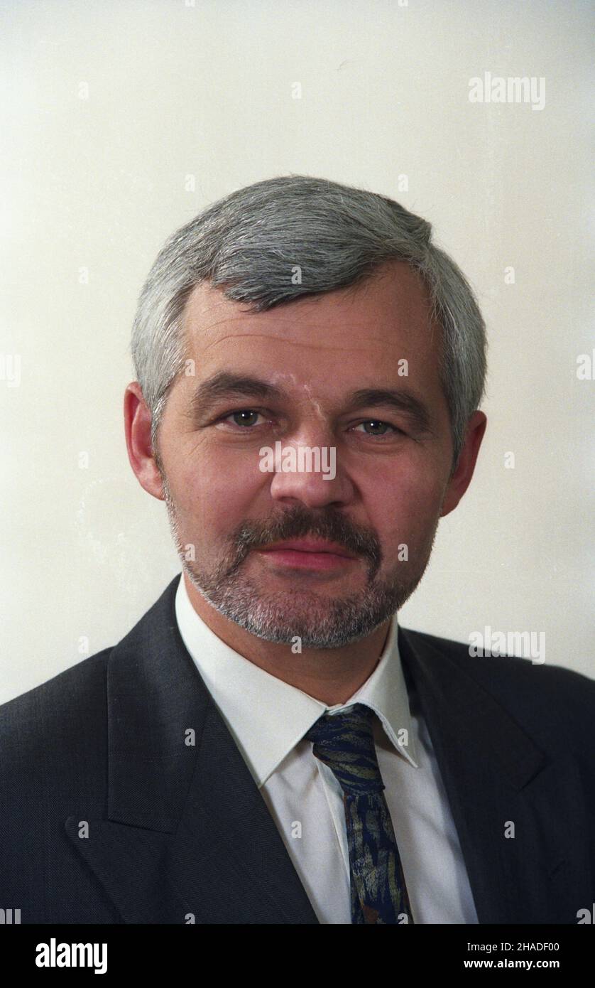 Warszawa 11.1992. Minister, cz³onek Rady Ministrów ds. integracji z Uni¹ Europejsk¹ Jan Krzysztof Bielecki. wb  PAP/Jan Morek  Dok³adny dzieñ wydarzenia nieustalony.         Warsaw, November 1992. Minister, member of the Council of Ministers for integration with the European Union Jan Krzysztof Bielecki.  wb  PAP/Jan Morek    Event day unknown Stock Photo