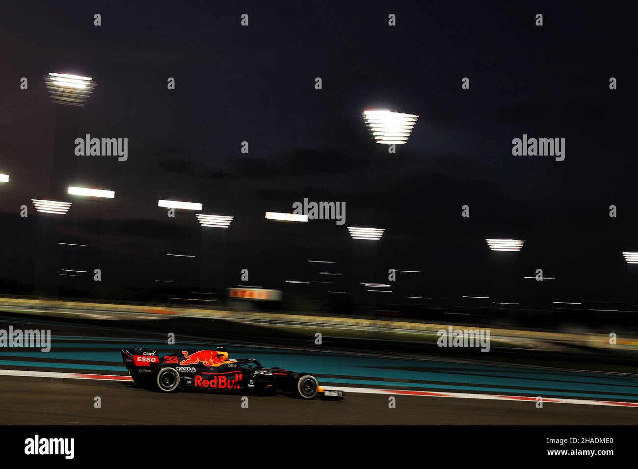 Max verstappen rb16b abu dhabi 2021 hi-res stock photography and images ...