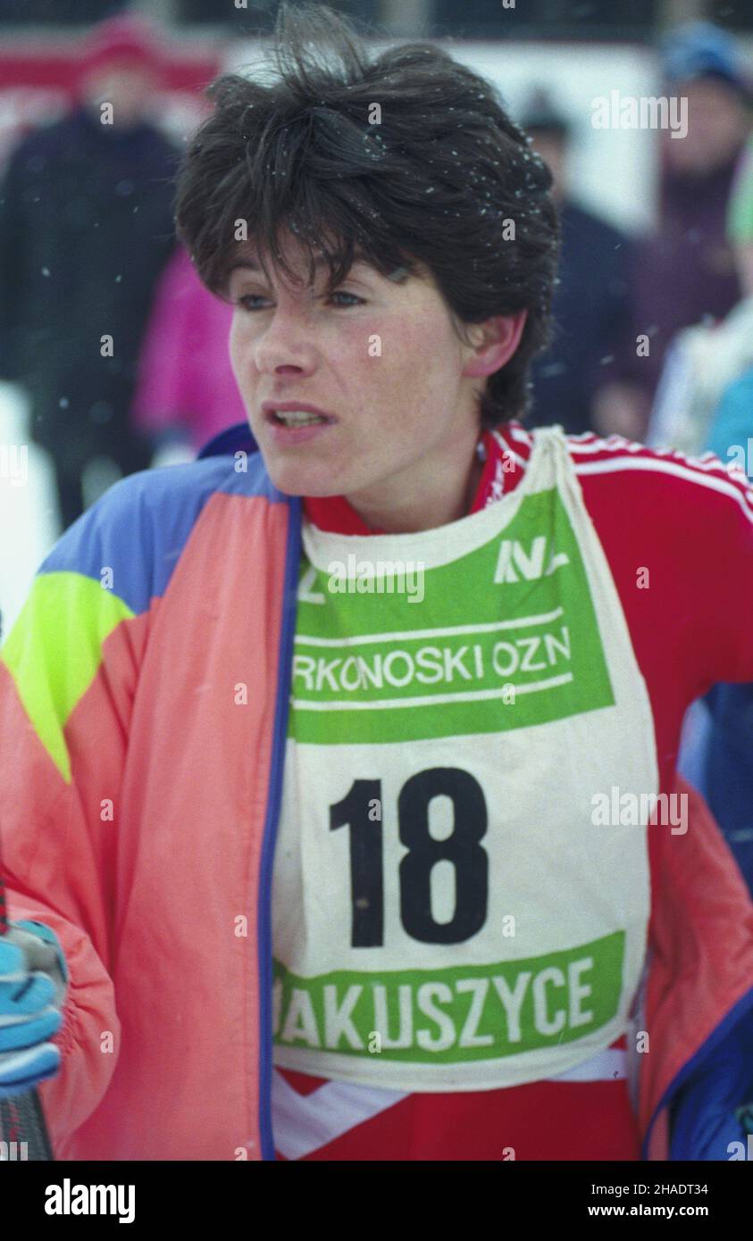 Jakuszyce 15.01.1994. Mistrzostwa Polski w biegach narciarskich (15-16.01.1994). Nz. narciarka Michalina Maciuszek. msa PAP/Adam Hawa³ej Jakuszyce 15 January 1994. Poland's ski running championships (January 15-16, 1994). Pictured: skier Michalina Maciuszek. msa PAP/Adam Hawalej Stock Photo