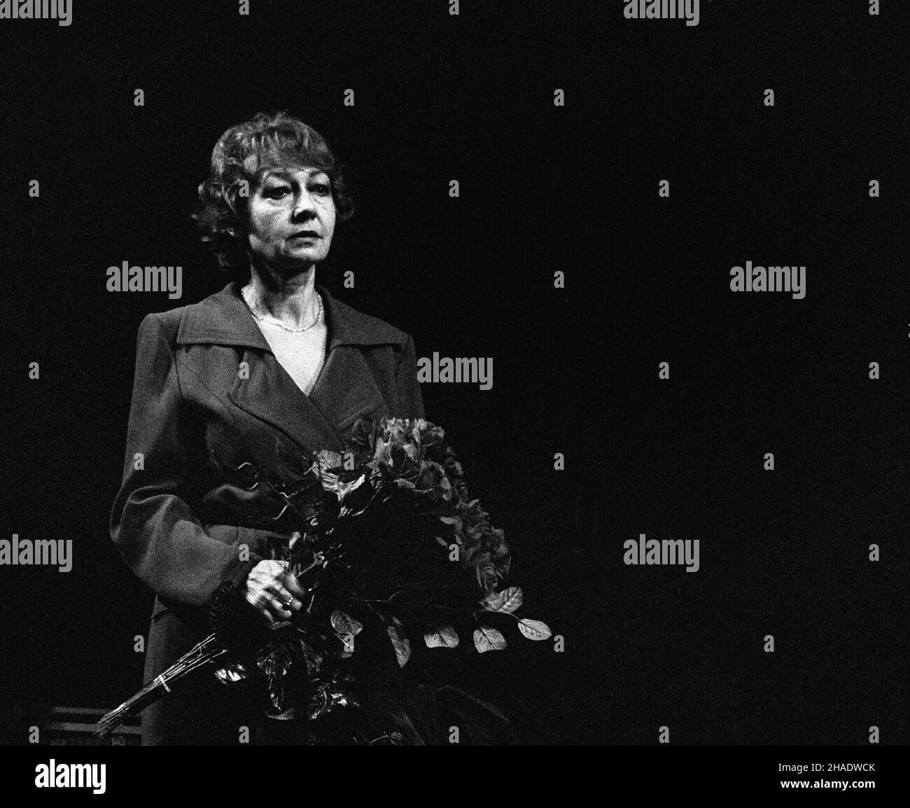Warszawa, 03.1994. Teatr Dramatyczny, sztuka Johna Guare'a pt. Szósty stopieñ oddalenia, w re¿yserii Piotra Cieœlaka. Nz. El¿bieta Czy¿ewska (jako Ouisa Kittredge). meg PAP/Zbigniew Matuszewski Dok³adny dzieñ wydarzenia nieustalony. Stock Photo