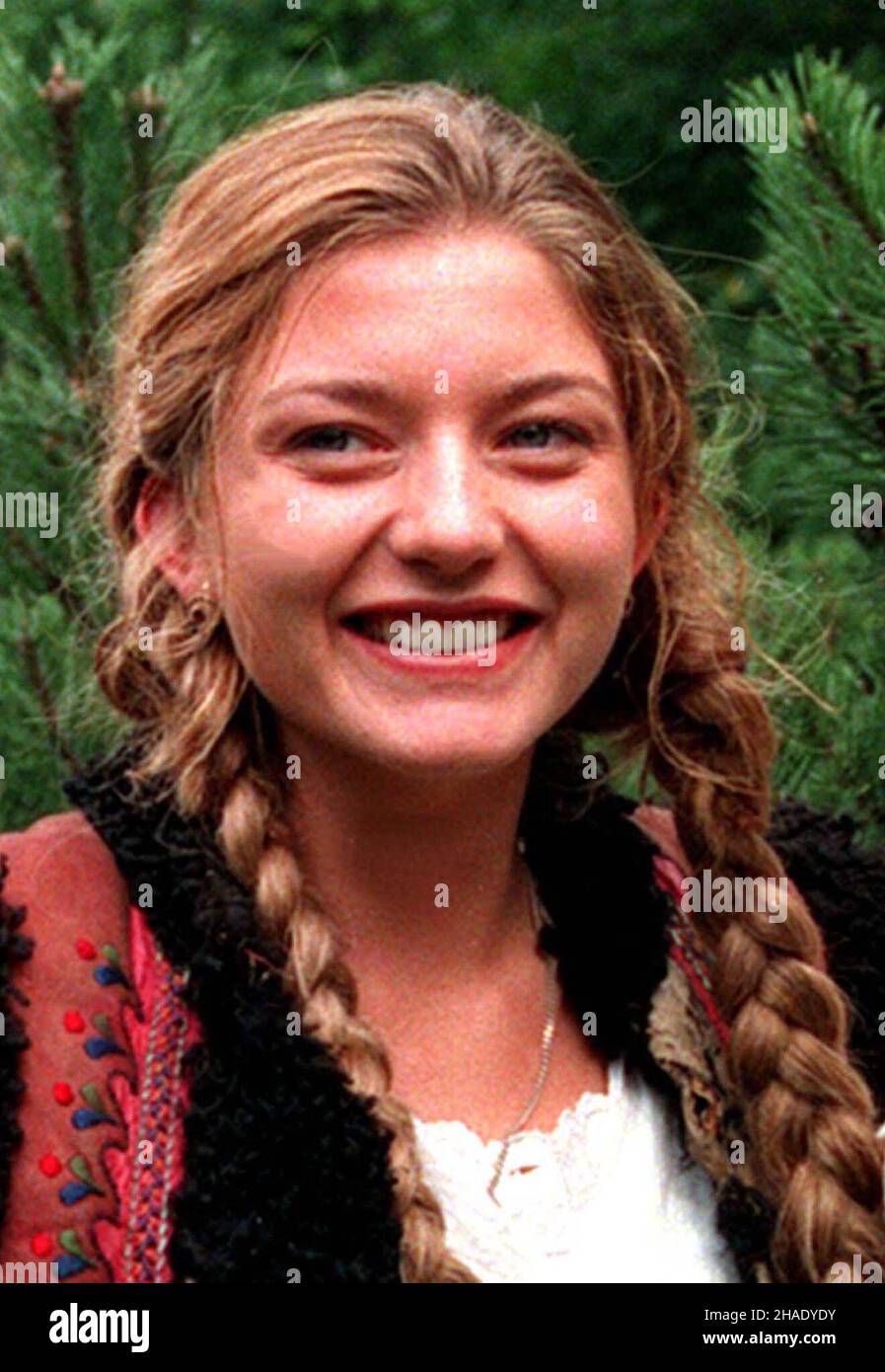 Zakopane, 10.1994. Aktorka Edyta Olszówka na planie filmu "Prowokator". (mr) PAP/Jacek Bednarczyk ***Dok³adny dzieñ wydarzenia nieustalony***     Zakopane, 10.1994. Polish actress Edyta Olszowka on the set of the movie "Prowokator" (lit. Provocateur) in Zakopane. (mr) PAP/Jacek Bednarczyk ***Event date unknown*** Stock Photo