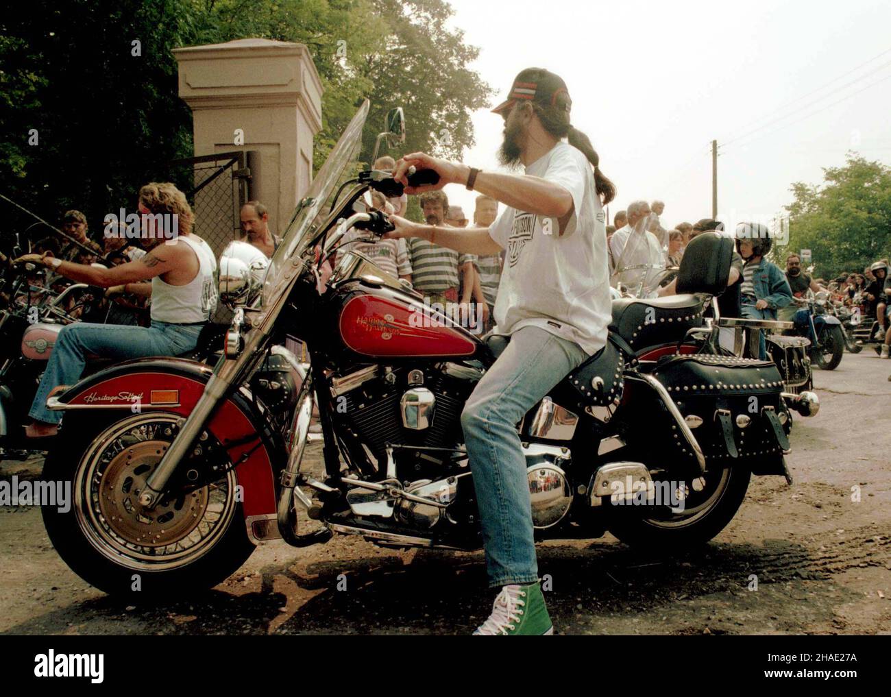 ¯nin, 15.07.1995. Mê¿czyzna jedzie na harley'u na Zlocie Motocykli - Harley-Davidson w ¯ninie (Kujawsko-Pomorskie). (kkk) PAP/Wojtek Szabelski Stock Photo