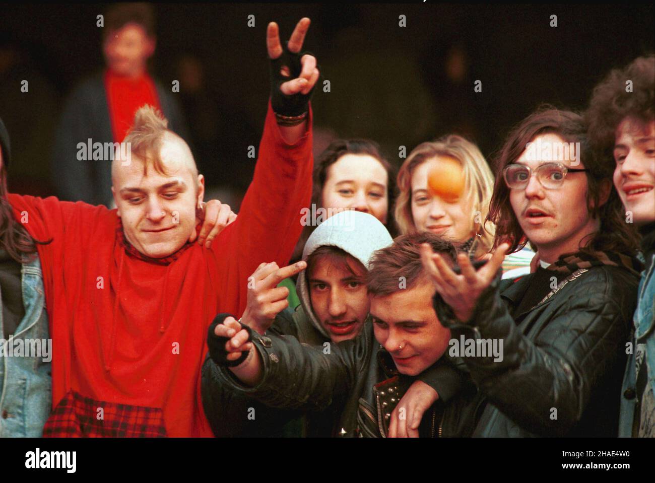 Katowice, 25.11.1995. 'Odjazdy '95' festiwal w Katowicach. (mr) PAP/Roman Koszowski     Katowice, 25.11.1995. Participants of the 'Odjazdy '95' festival in Katowice. (mr) PAP/Roman Koszowski Stock Photo