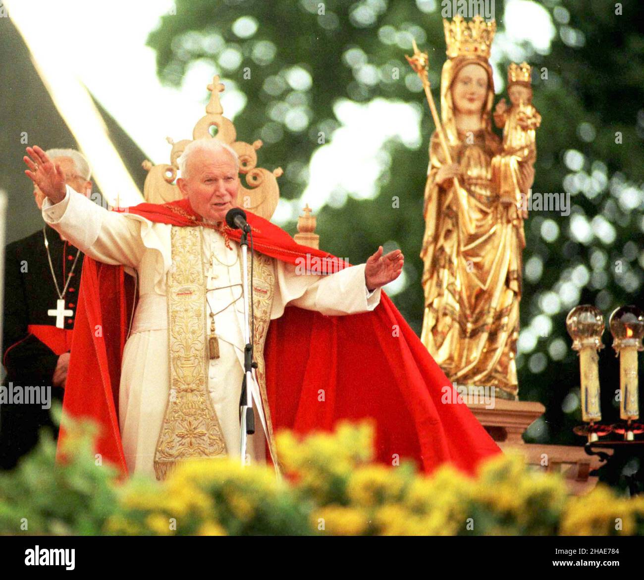 Papie¿ Jan Pawe³ II w LudŸmierzu. N/z: Papie¿ przemawia do wiernych po modlitwie ró¿añcowej. PAP/CAF Maciej Belina Brzozowski Stock Photo