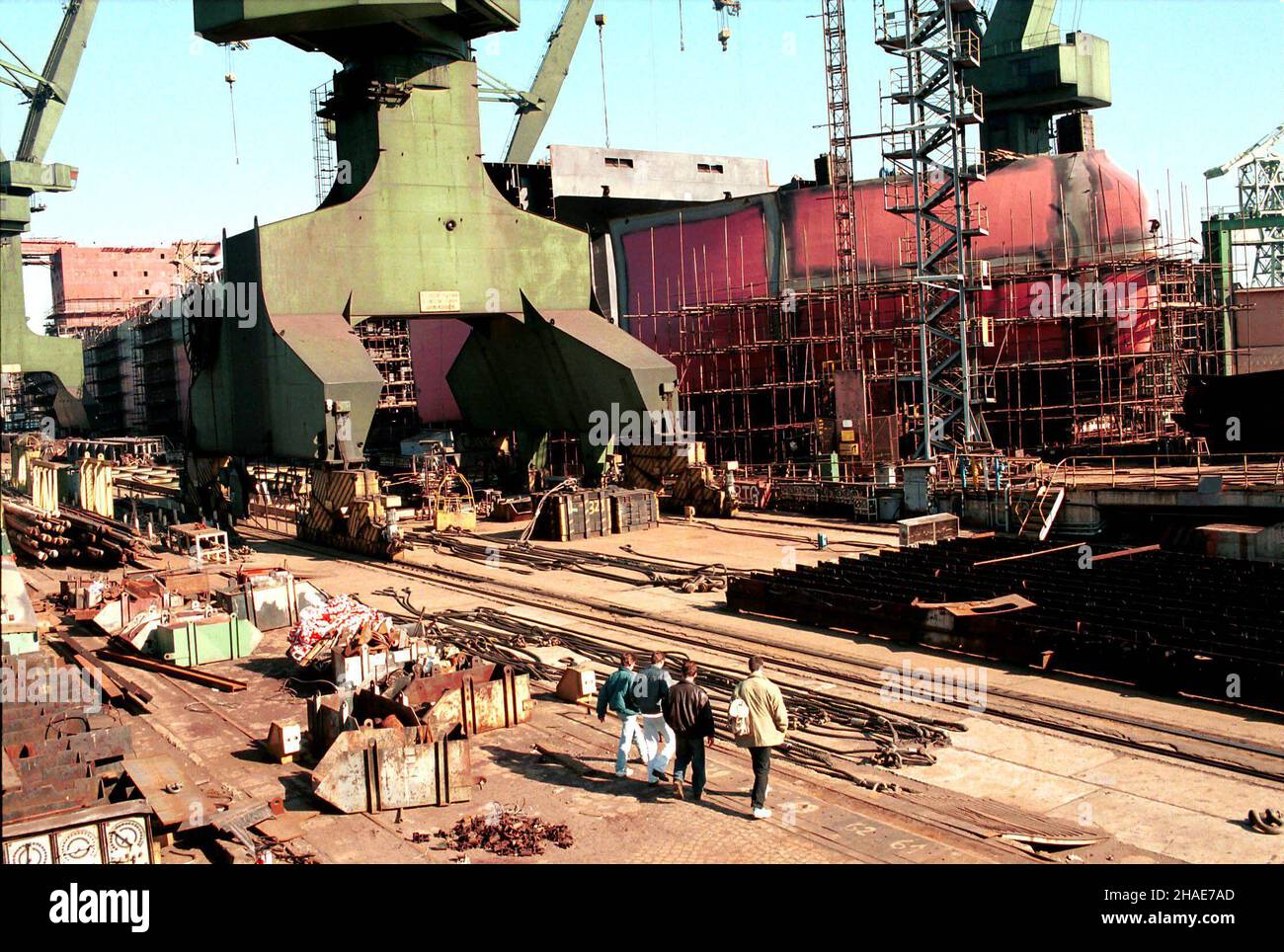 Gdañsk, 11.06.1997. Stocznia Gdañska. (mr) PAP/Stefan Kraszewski     Gdansk, 11.06.1997. Shipyard in Gdansk. (mr) PAP/Stefan Kraszewski Stock Photo