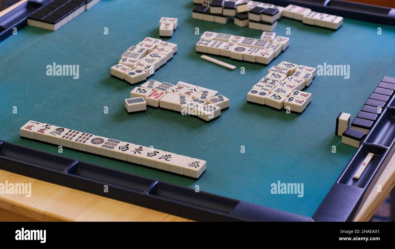 Free online mahjong games hi-res stock photography and images - Alamy