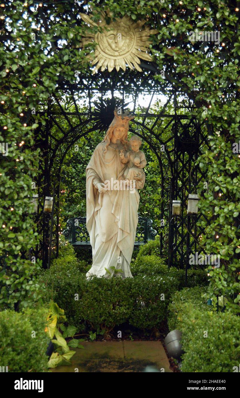 Home of Anne Rice on Prytania Street in the Garden District in New ...