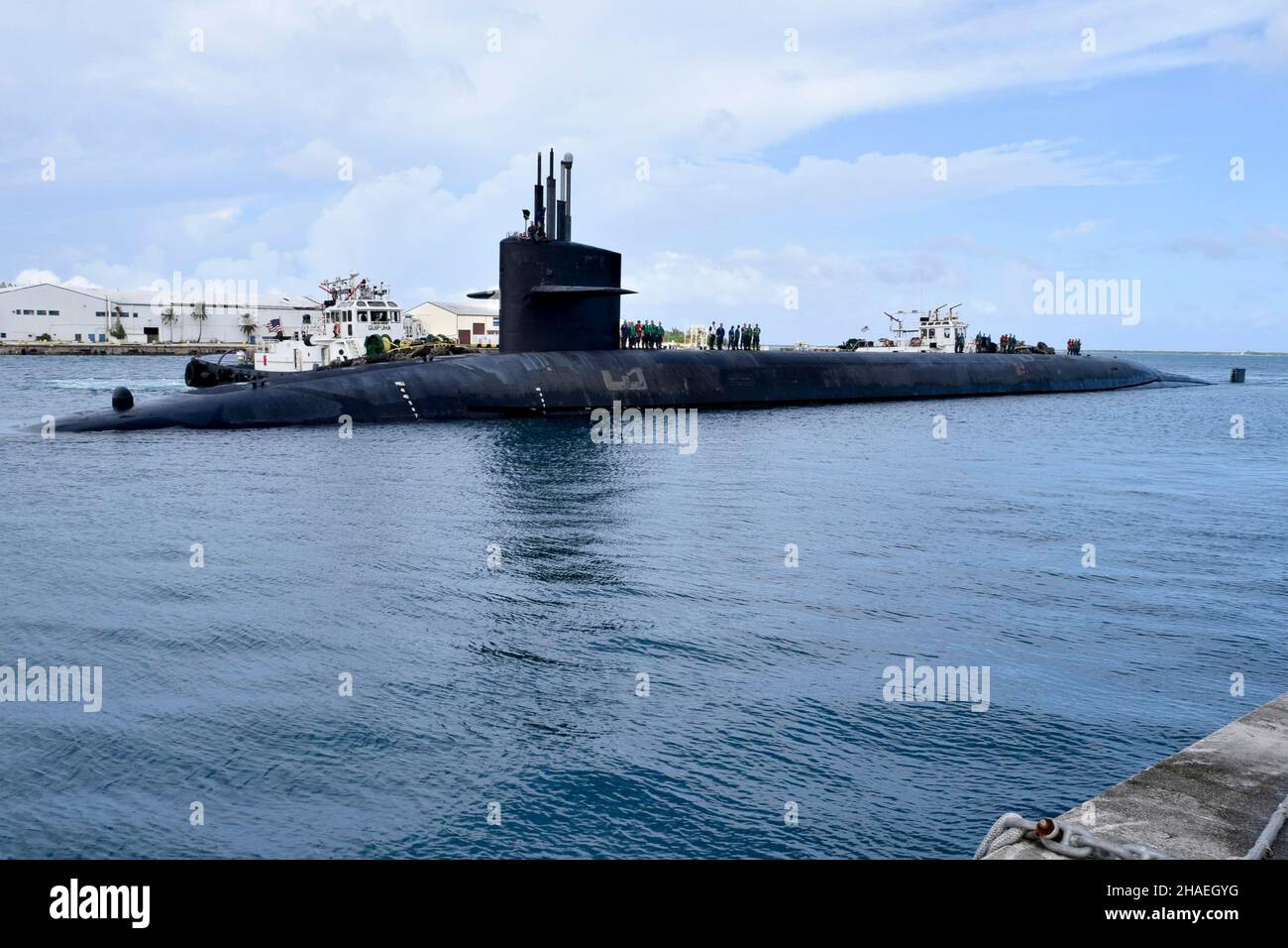 Apra Harbor, United States. 30 October, 2016. The U.S. Navy nuclear-power Ohio-class ballistic missile submarine USS Pennsylvania prepares to moor for a port visit October 31, 2016 in Apra Harbor, Guam. Credit: Seaman Daniel Willoughby/U.S. Marines/Alamy Live News Stock Photo