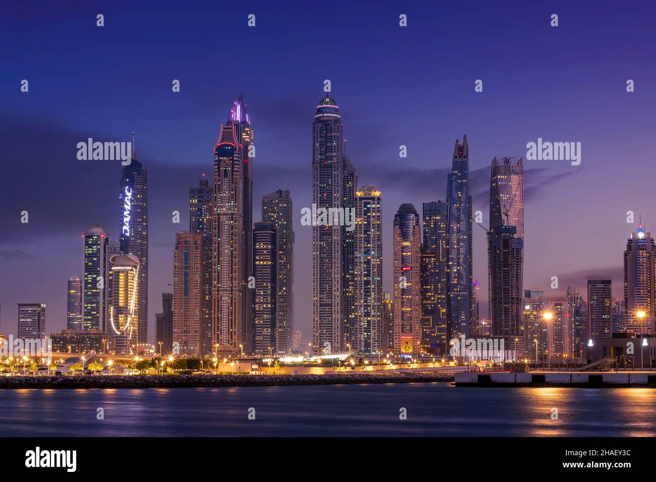 Dubai marina beach united hi-res stock photography and images - Alamy