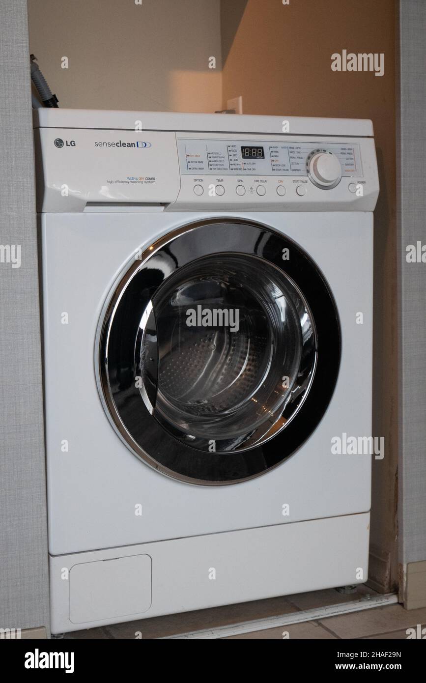 Laundry and dryer combo hires stock photography and images Alamy