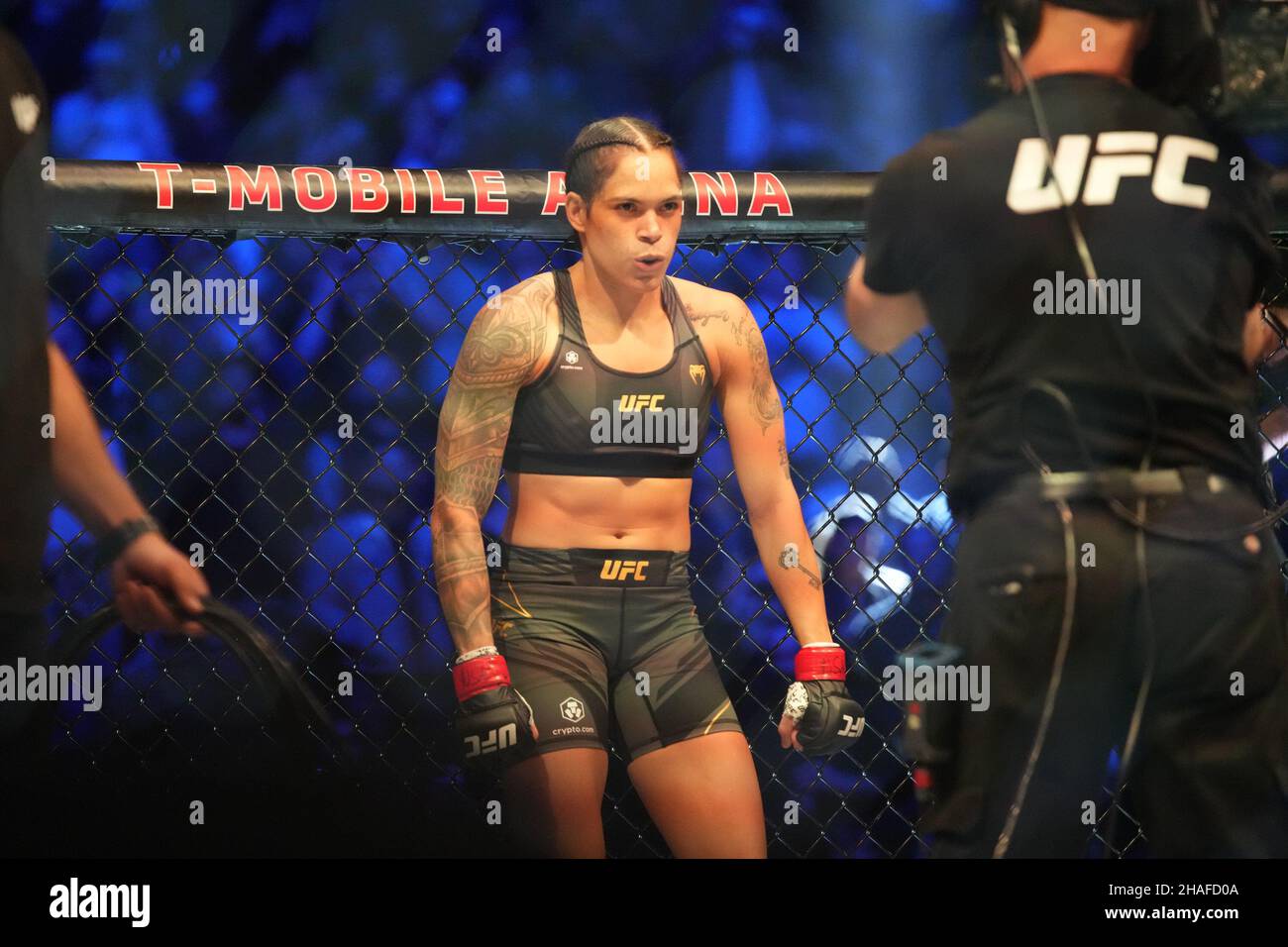 Amanda Bucci Height