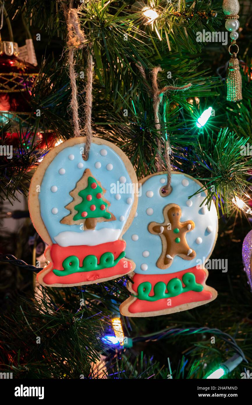 Sugar-Coated Gumdrop LED Pathway Lights | The Green Head, image size:866x1390