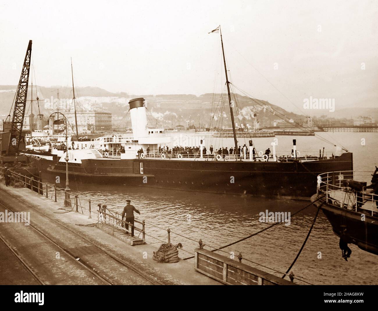 SS Lord Warden leaving Hastings, early 1900s Stock Photo