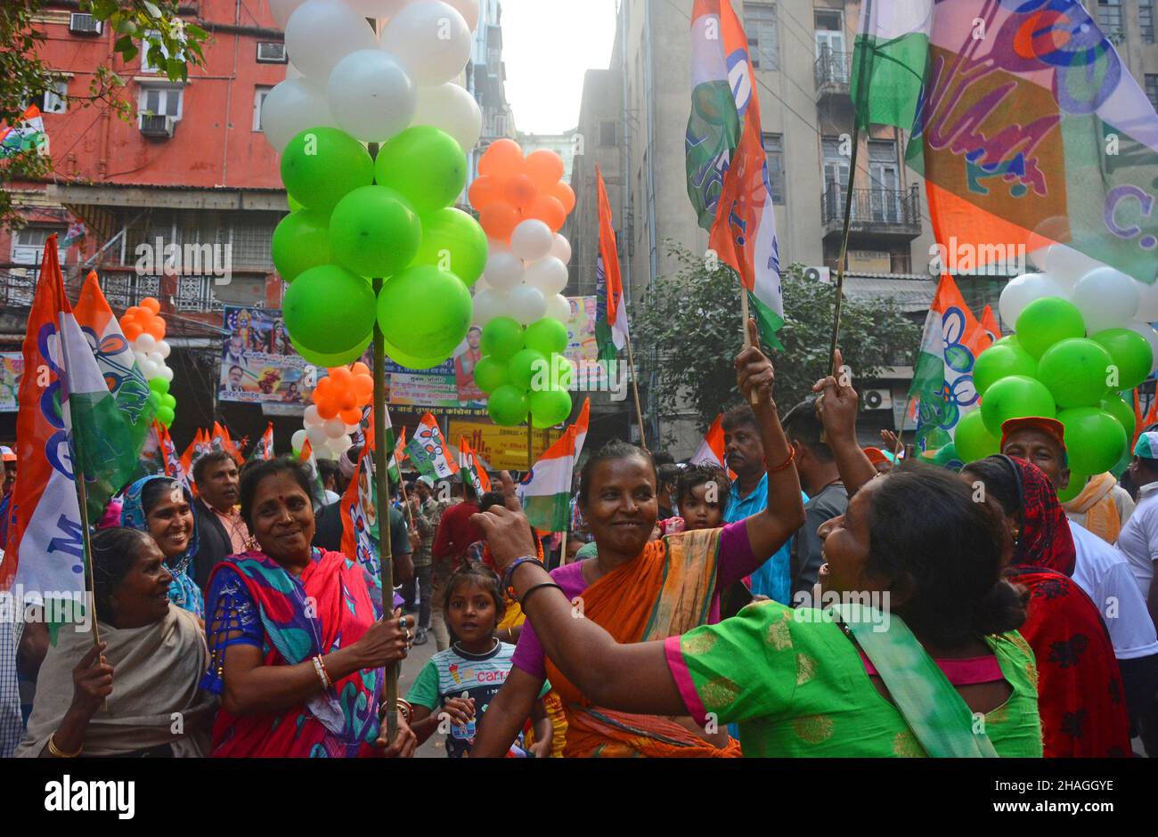 Kolkata, West Bengal, India. 12th Dec, 2021. TMC candidate Shakti Pratap Singh started his last Sunday election campaign. TMC candidate Shakti Pratap Singh was very confident about his victory and showed victory signs. To support TMC candidate Shakti Pratap Singh, Sudip Bandyopadhyay is an Indian politician and a Member of Parliament, joined this jeep rally.Kolkata Municipal Corporation (KMC) Ward No. In 45, Trinamool has expressed confidence in its younger candidate and Trinamool Youth Congress General Secretary Shakti Pratap Singh. Shakti Pratap is the younger face of Trinamool Yuva. H Stock Photo
