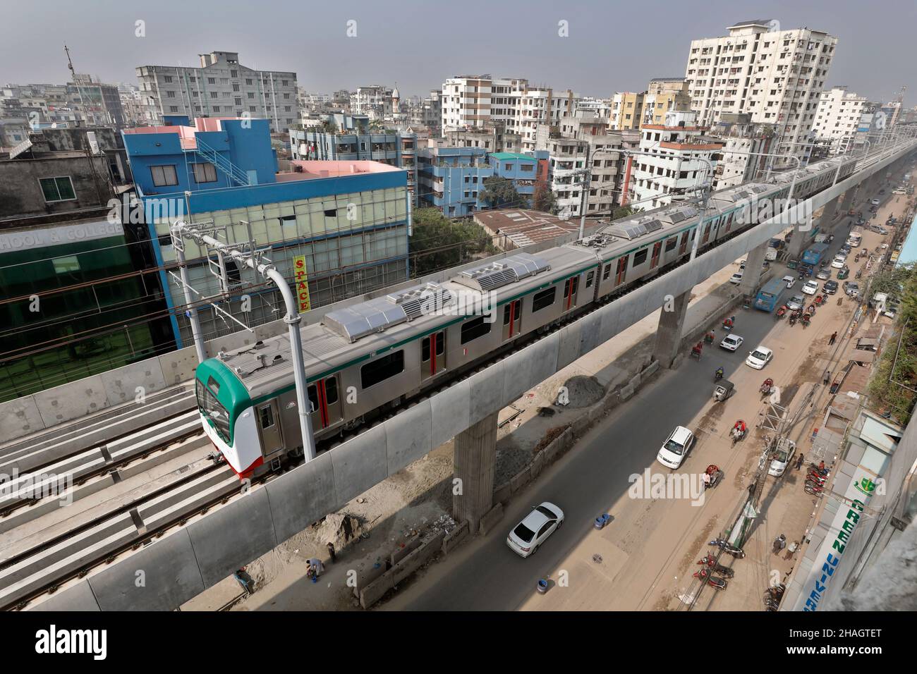 Metro rail running hires stock photography and images Alamy