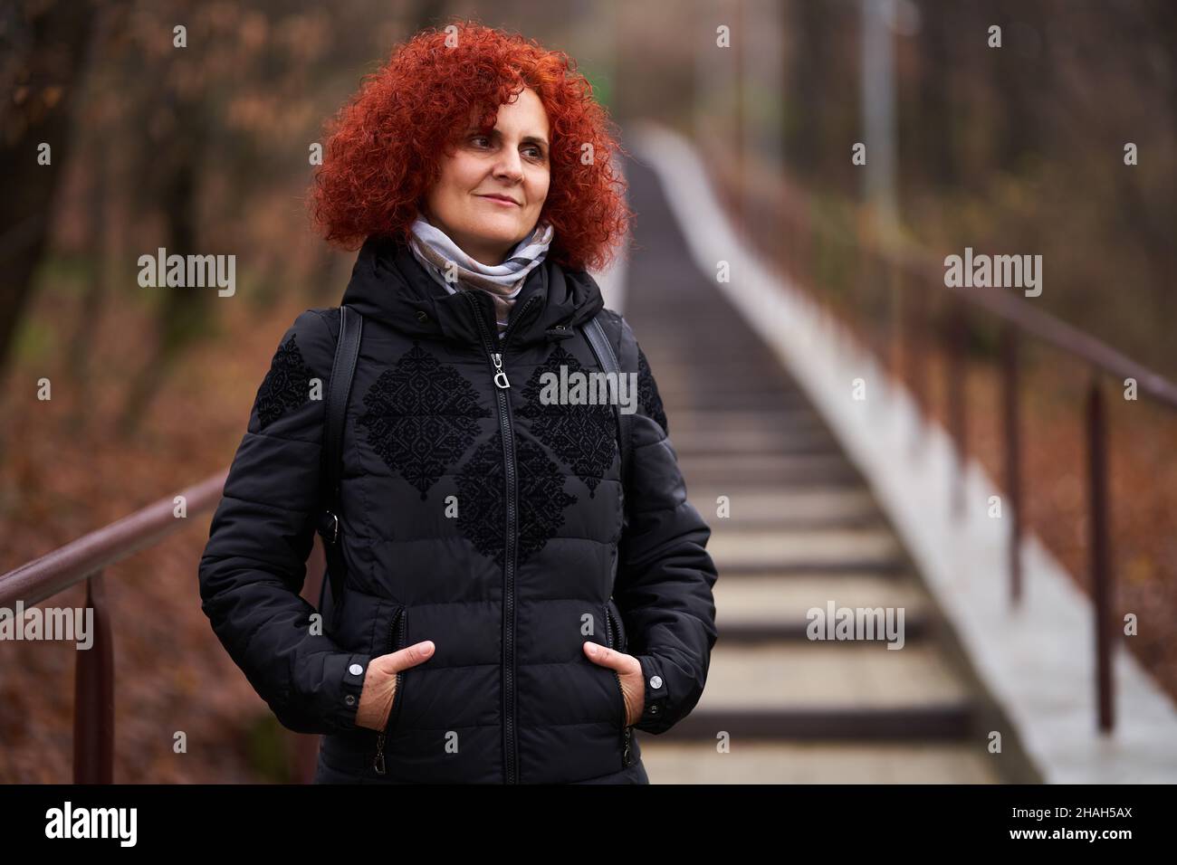 Curly haired black girl hi-res stock photography and images - Alamy