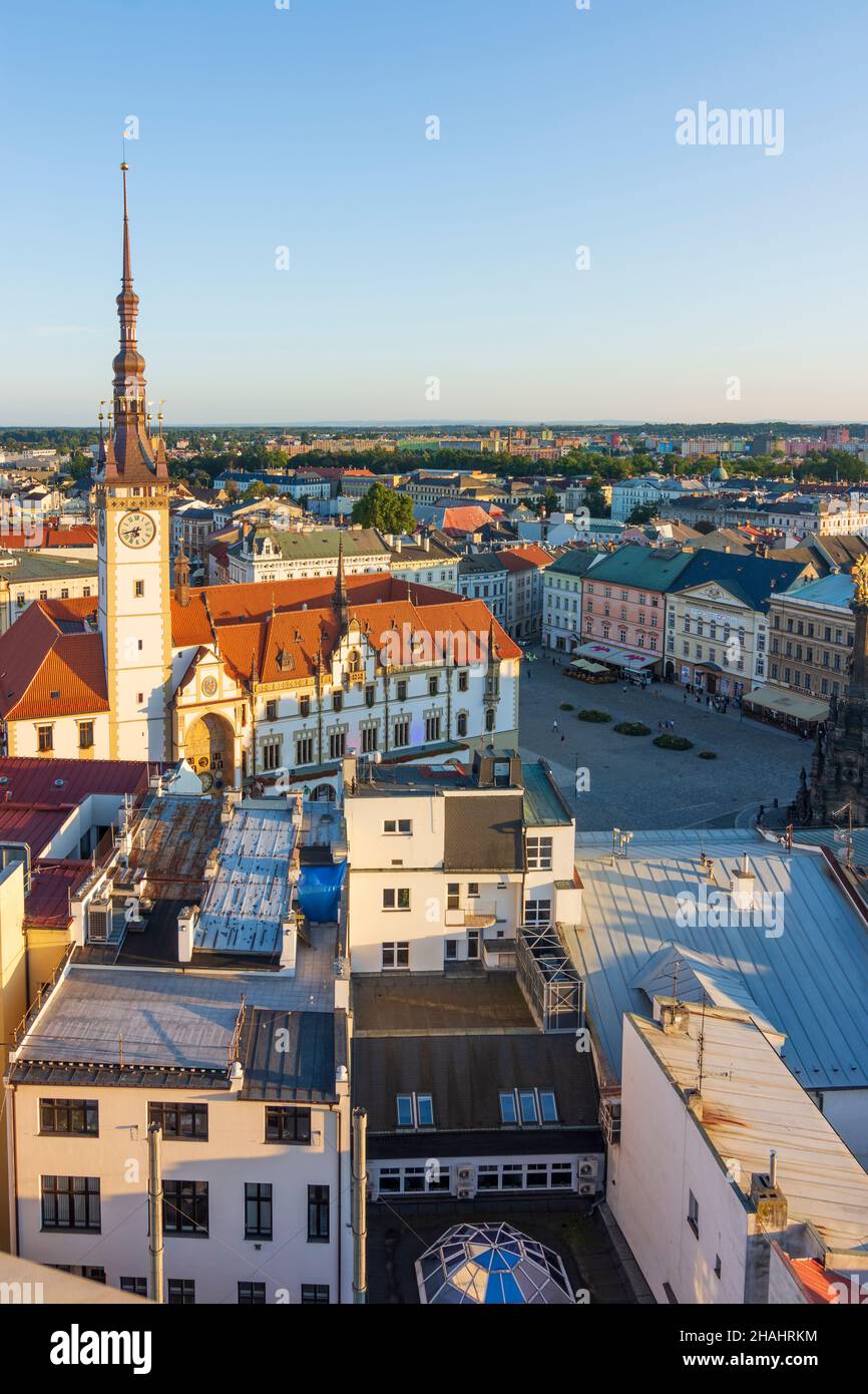 olomouc-olm-tz-horni-namesti-upper-square-town-hall-holy-trinity