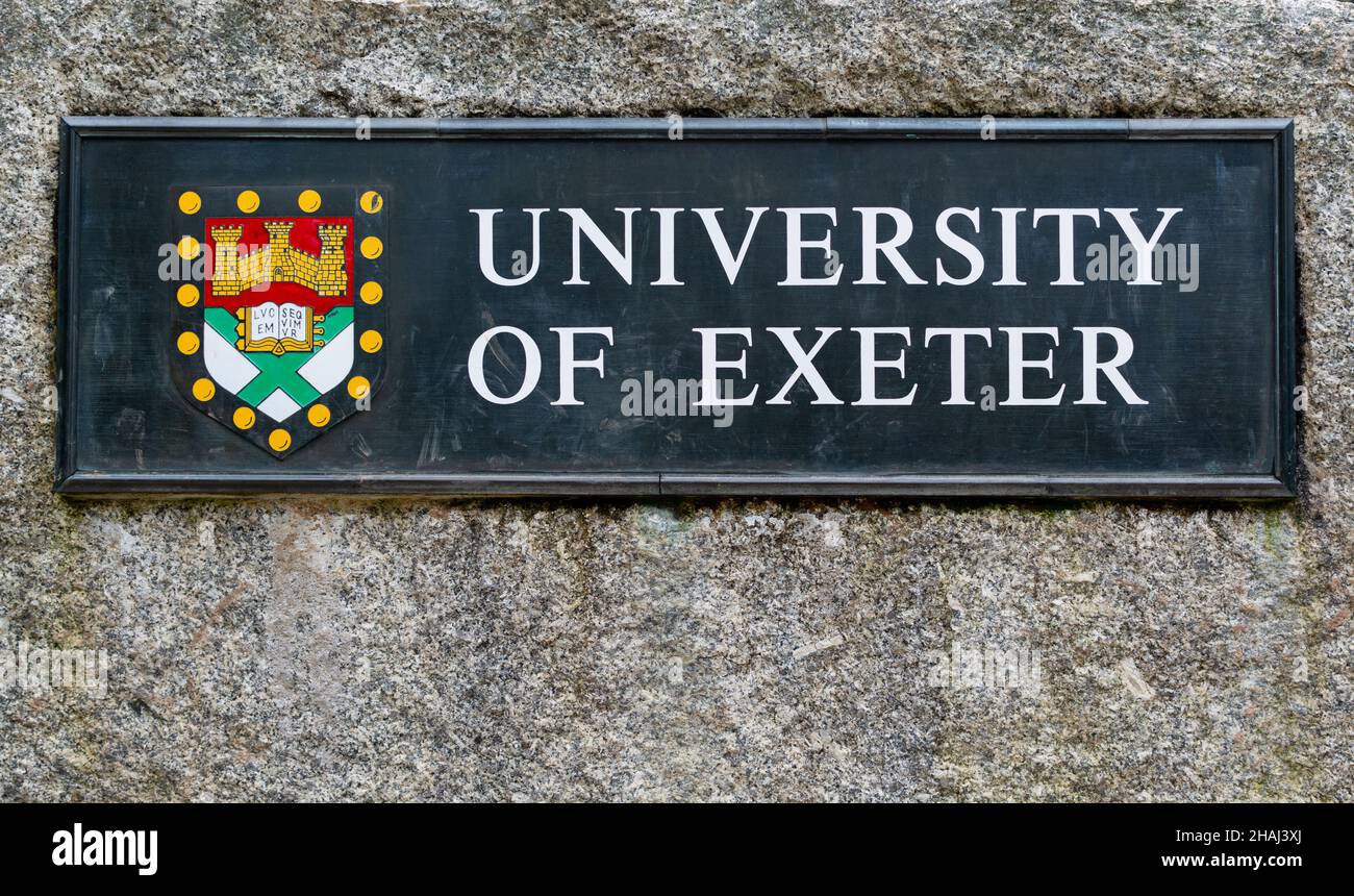 University of Exeter sign and coat of arms (crest) at entrance to Streatham Campus, Exeter Stock Photo