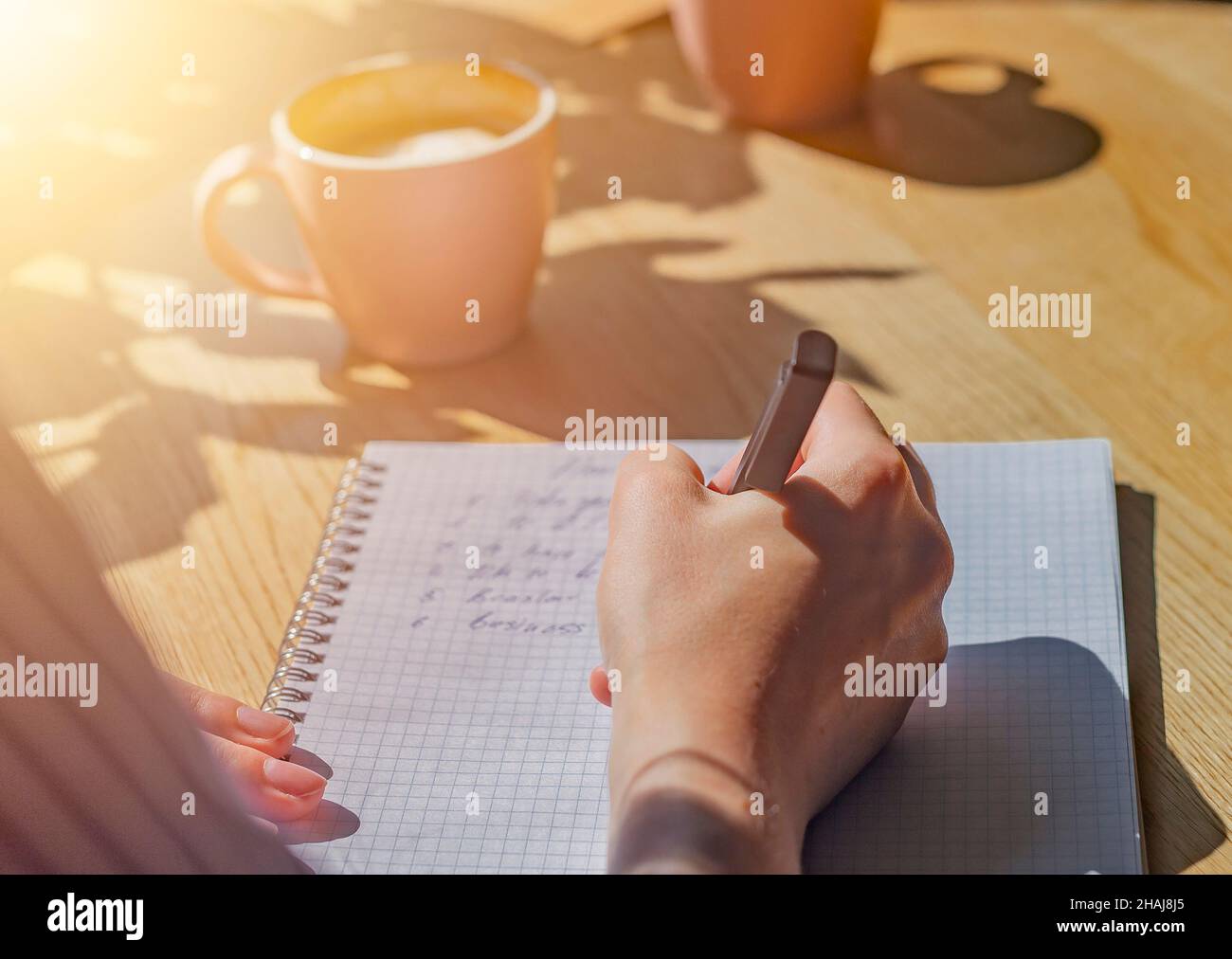 Hand note hi-res stock photography and images - Alamy
