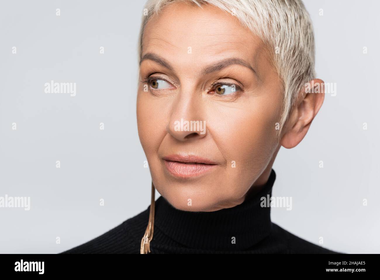 Elderly woman long grey hair hi-res stock photography and images - Alamy