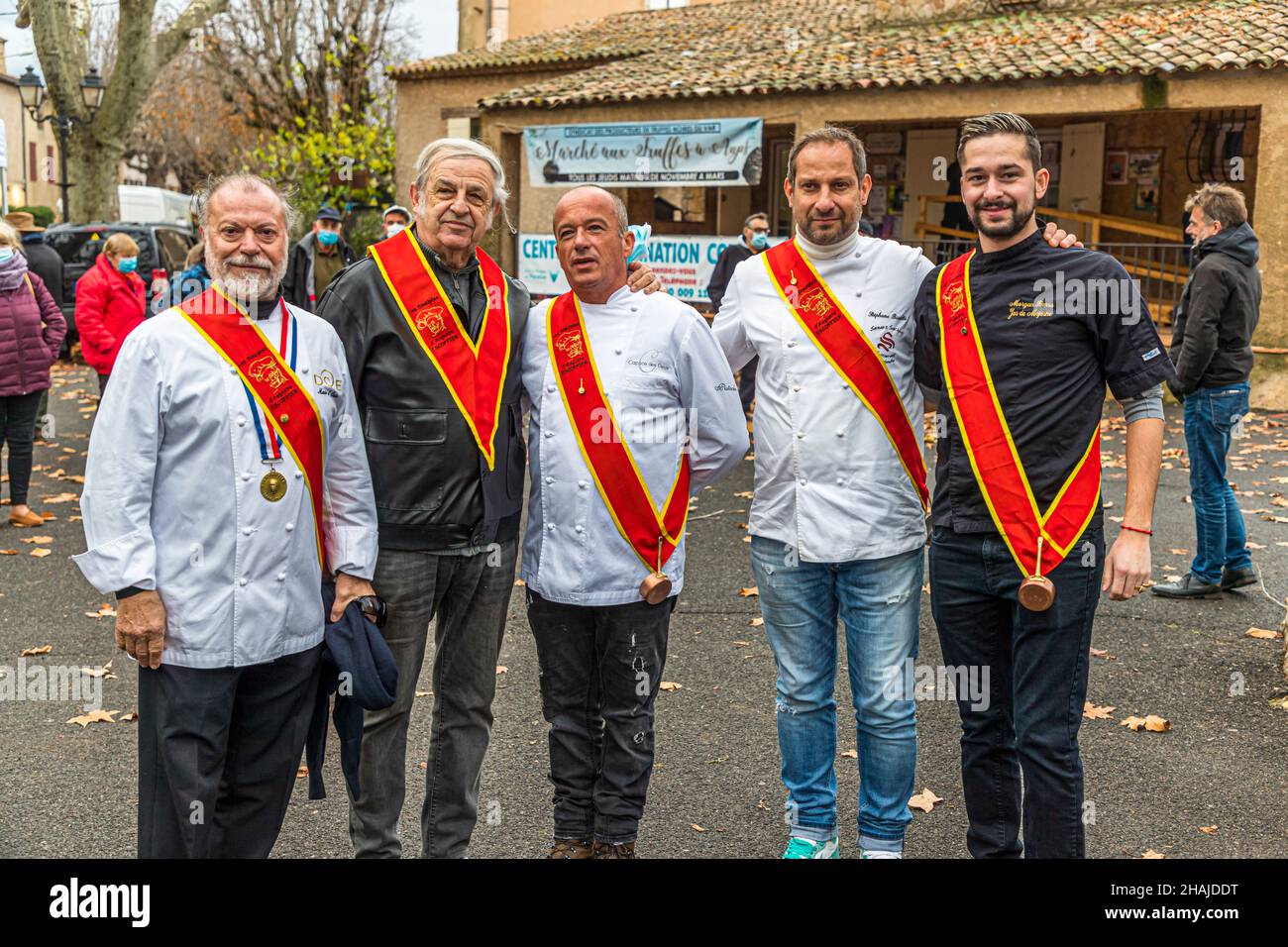 Truffle market in Aups: season opening on the first Thursday of December 2021 by Philippe De Santis in Aups, France. Philippe De Santis is the president of the truffle farmers syndicate Stock Photo