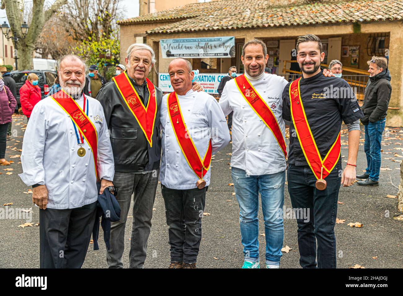Truffle market in Aups: season opening on the first Thursday of December 2021 by Philippe De Santis in Aups, France. Philippe De Santis is the president of the truffle farmers syndicate Stock Photo
