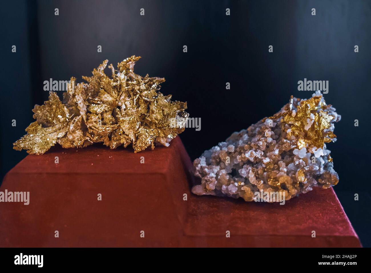 Gold minerals hi-res stock photography and images - Alamy