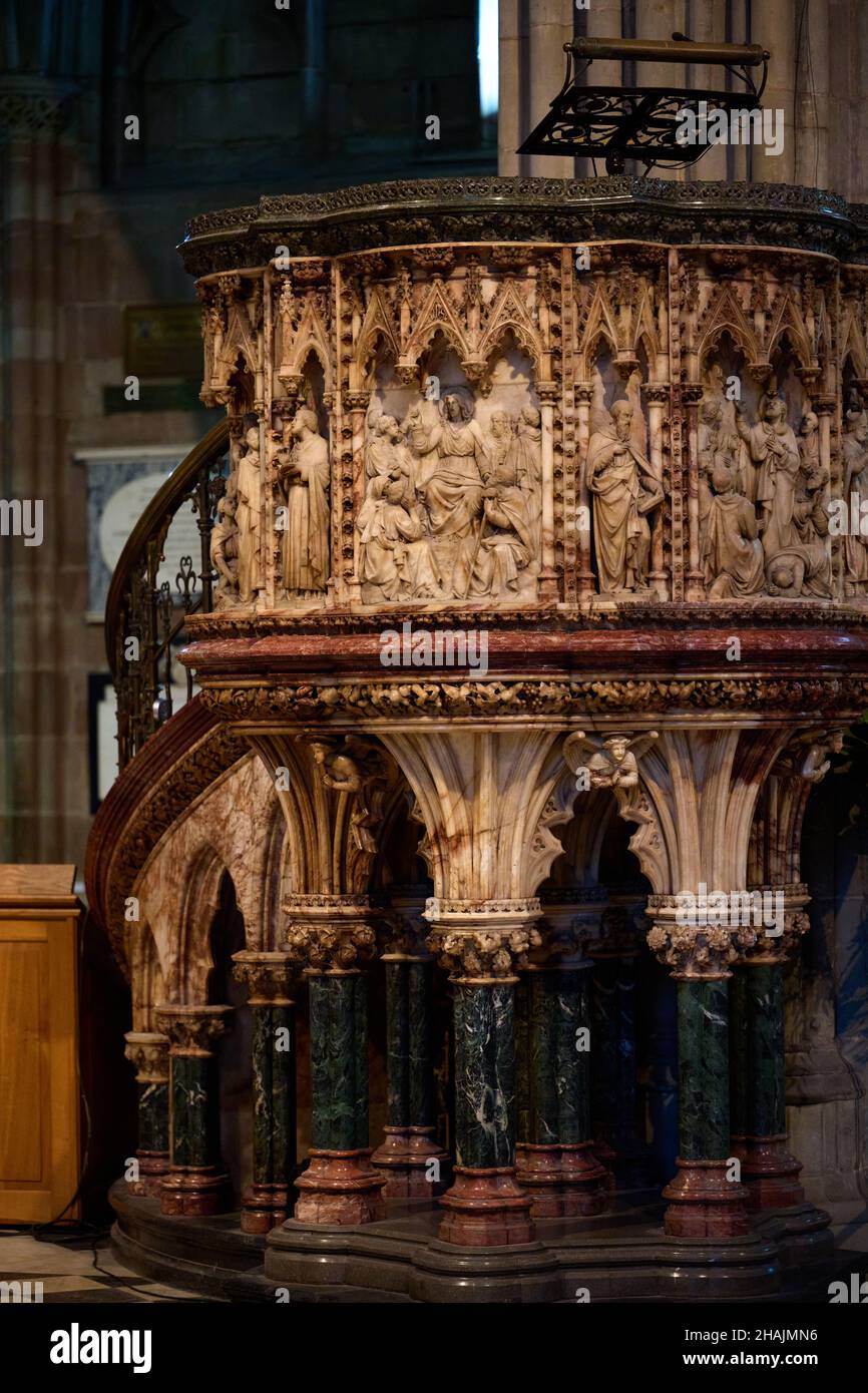 Worcester cathedral architecture hi-res stock photography and images ...